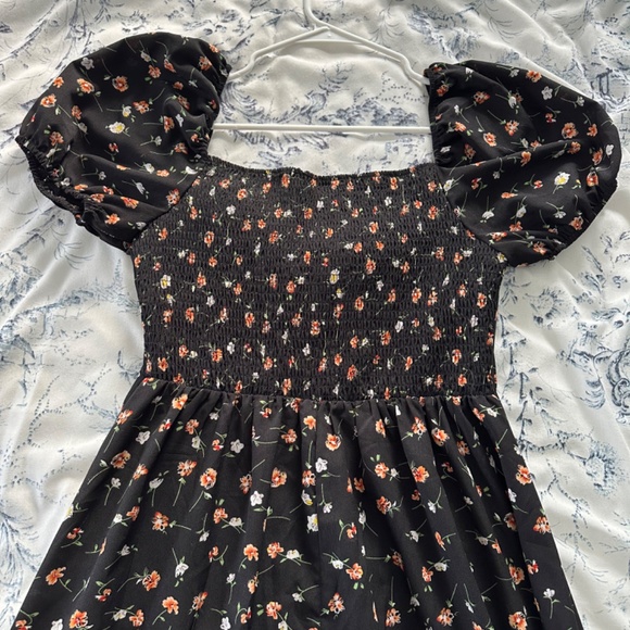 Black Floral Puff Sleeve Midi Dress - Picture 6 of 6